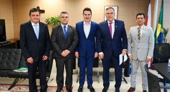 Mabel apresenta ao Ministério das Cidades mais de 50 projetos de obras para Goiânia